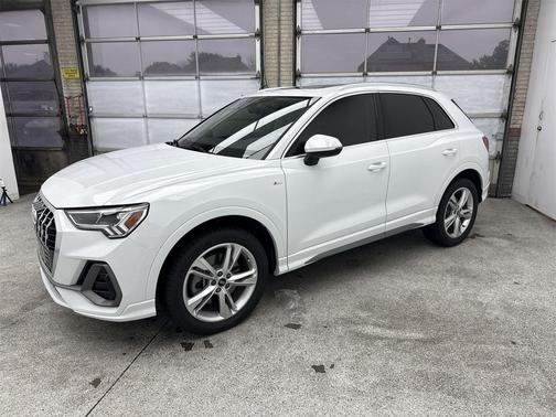2022 Audi Q3 45 S line Premium Plus