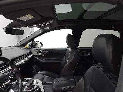 Night Black 2019 Audi Q7 45 Premium Plus