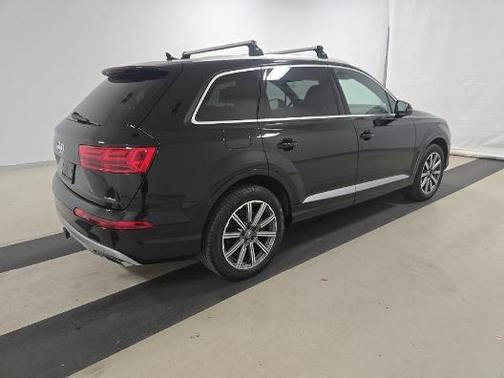 Night Black 2019 Audi Q7 45 Premium Plus
