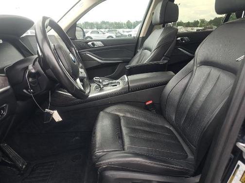 Black Sapphire Metallic 2020 BMW X7 xDrive40i