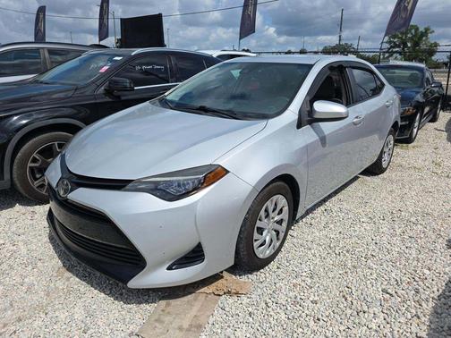 Classic Silver Metallic 2017 Toyota Corolla LE
