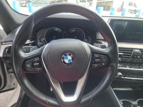 Alpine White 2019 BMW 530 530i