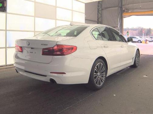 Alpine White 2019 BMW 530 530i