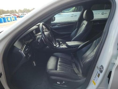 Alpine White 2019 BMW 530 530i