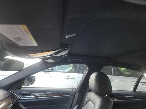 Alpine White 2019 BMW 530 530i