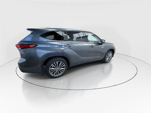 2021 Toyota Highlander Hybrid Platinum