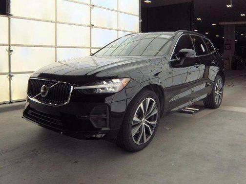 2022 Volvo XC60 B5 Momentum