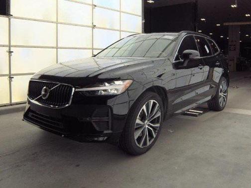 2022 Volvo XC60 B5 Momentum