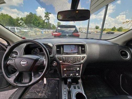 2019 Nissan Pathfinder SL