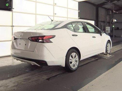 2021 Nissan Versa 1.6 S