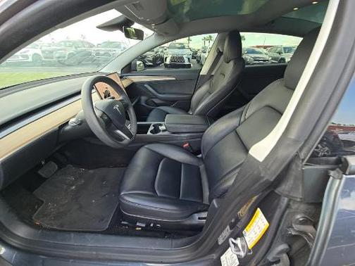 Midnight Silver Metallic 2023 Tesla Model 3 Standard Range