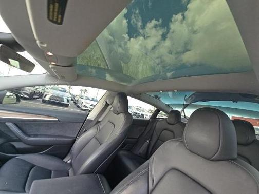 Midnight Silver Metallic 2023 Tesla Model 3 Standard Range