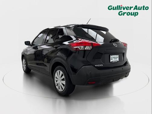 Super Black 2020 Nissan Kicks S