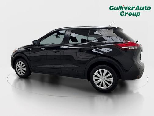 Super Black 2020 Nissan Kicks S