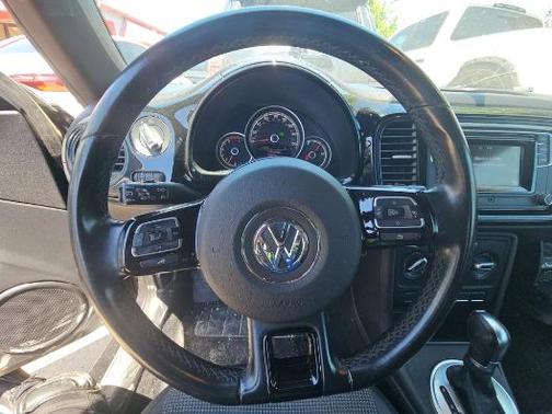 Deep Black Pearl Metallic 2018 Volkswagen Beetle 2.0T S