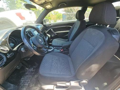 Deep Black Pearl Metallic 2018 Volkswagen Beetle 2.0T S