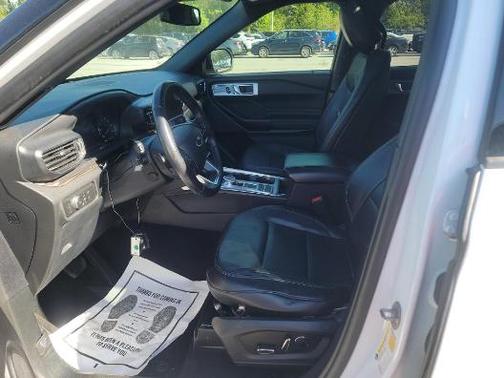 Oxford White 2020 Ford Explorer Limited