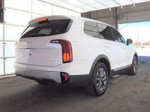2023 Kia Telluride LX