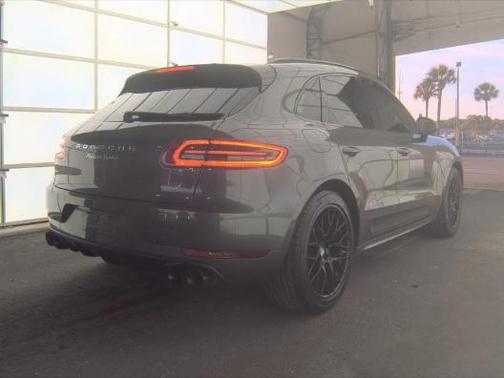Agate Gray Metallic 2015 Porsche Macan Macan Turbo