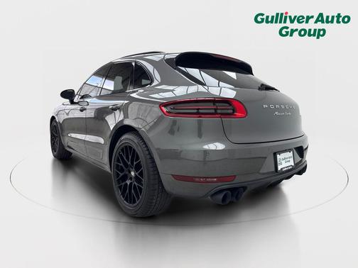 Agate Gray Metallic 2015 Porsche Macan Macan Turbo
