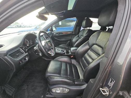 Agate Gray Metallic 2015 Porsche Macan Macan Turbo