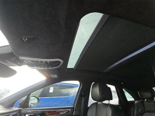 Agate Gray Metallic 2015 Porsche Macan Macan Turbo