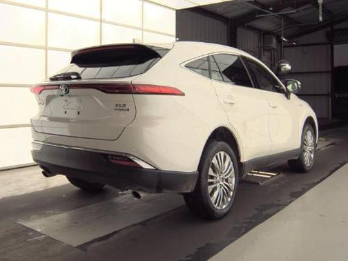 Blizzard Pearl 2021 Toyota Venza XLE