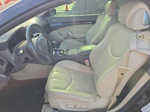 2014 INFINITI Q60 Base