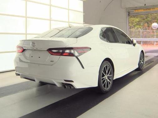 Ice Cap 2023 Toyota Camry SE
