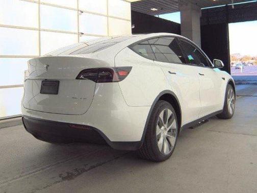 2022 Tesla Model Y Long Range Dual Motor All-Wheel Drive