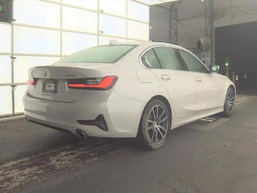 Mineral White Metallic 2020 BMW 330 330i