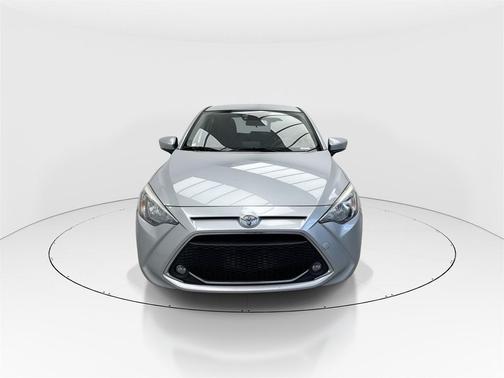 2020 Toyota Yaris Sedan LE