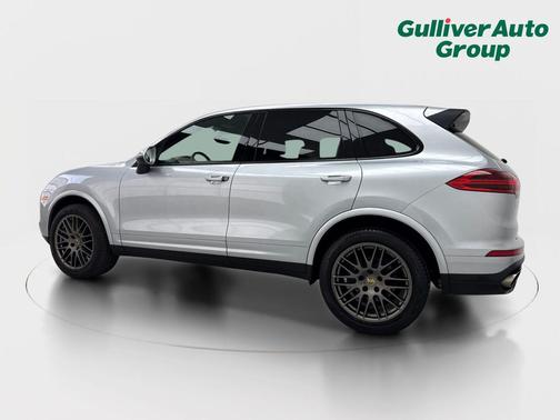 Rhodium Silver Metallic 2017 Porsche Cayenne Platinum Edition