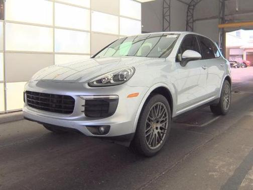 Rhodium Silver Metallic 2017 Porsche Cayenne Platinum Edition