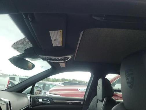 Rhodium Silver Metallic 2017 Porsche Cayenne Platinum Edition