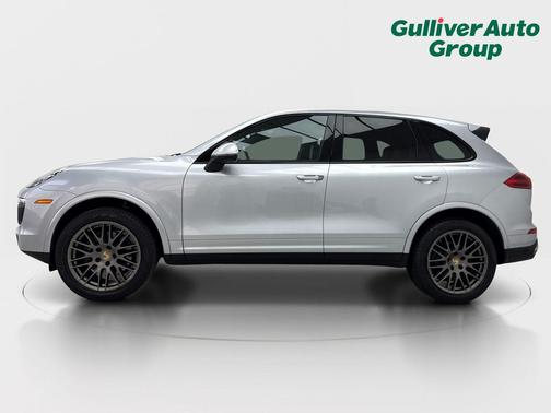 Rhodium Silver Metallic 2017 Porsche Cayenne Platinum Edition