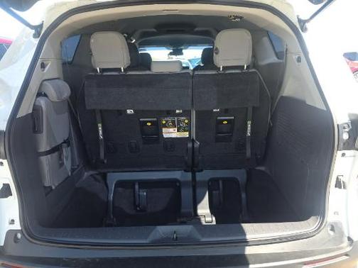 2022 Toyota Sienna LE