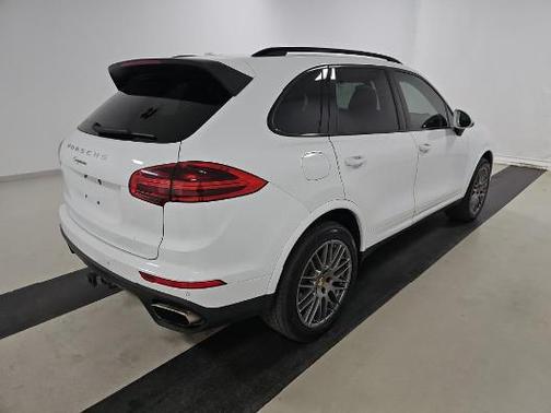Carrara White Metallic 2018 Porsche Cayenne Platinum Edition