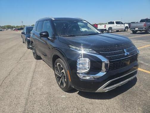 Black Diamond 2022 Mitsubishi Outlander SEL 2.5 2WD