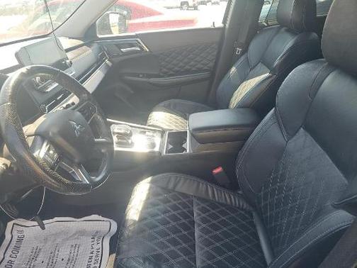 Black Diamond 2022 Mitsubishi Outlander SEL 2.5 2WD