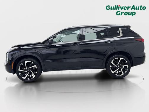Black Diamond 2022 Mitsubishi Outlander SEL 2.5 2WD