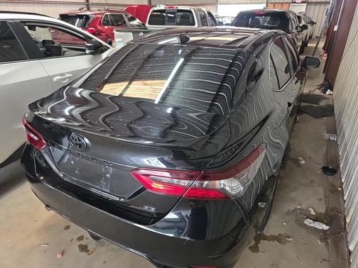 Midnight Black Metallic 2021 Toyota Camry SE