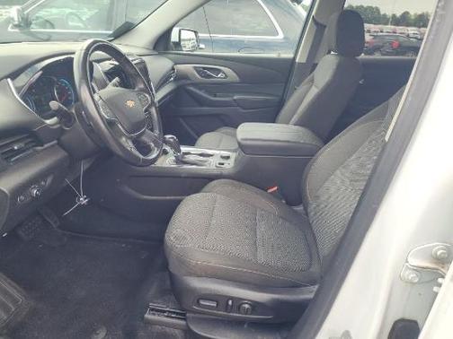 Summit White 2018 Chevrolet Traverse LT Cloth