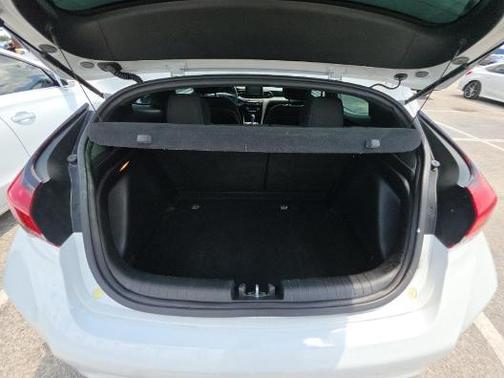 Chalk White 2019 Hyundai Veloster 2