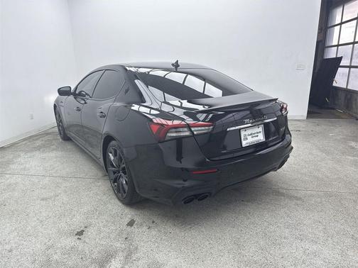 2022 Maserati Ghibli Modena