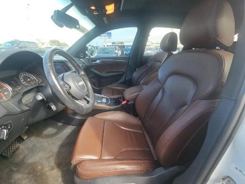 Glacier White Metallic 2017 Audi Q5 3.0T Premium Plus