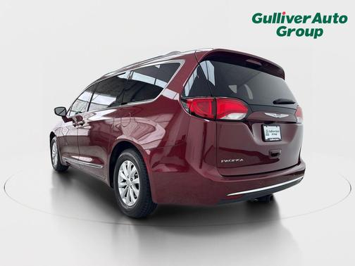 Velvet Red Pearlcoat 2018 Chrysler Pacifica Touring-L