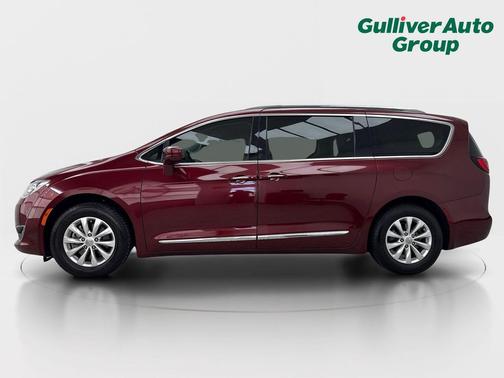 Velvet Red Pearlcoat 2018 Chrysler Pacifica Touring-L
