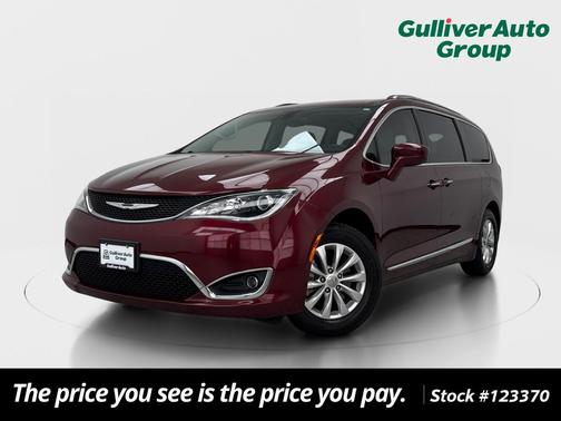Velvet Red Pearlcoat 2018 Chrysler Pacifica Touring-L