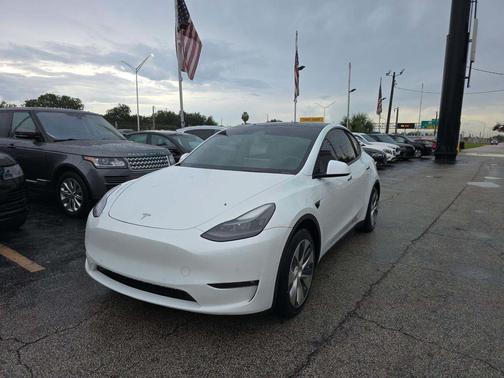 Pearl White Multi-Coat 2022 Tesla Model Y Long Range Dual Motor All-Wheel Drive